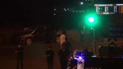 funye -   Diyarbakır'da bombalı araç paniği... Araçtan atılan çanta kontrollü şekilde patlatıldı Videosu