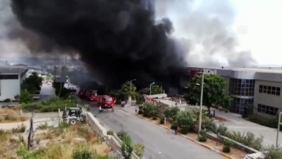 madeni yag - MERSİN - Madeni yağ fabrikasında çıkan yangına müdahale ediliyor Videosu
