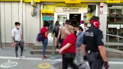 Uşak'ta motosikletli polisler vatandaşları uyardı