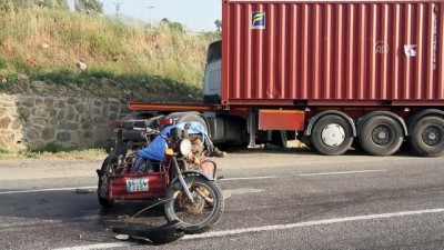 MANİSA - Tırla çarpışan motosiklet sürücüsü öldü