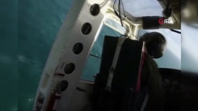  - Sri Lanka'da yanan gemiden kopan parçalar sahile vurdu
- Kıyı şeridi beyaz örtüyle kaplandı