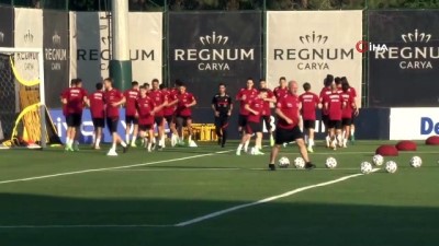 milli futbolcu - A Milli Futbol Takımı hazırlıkları sürdürdü Videosu