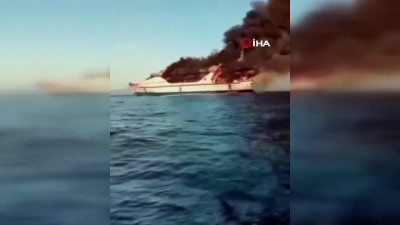 batin -  - Endonezya’da feribot seyir halindeyken alev aldı
- Denizin ortasındaki can pazarı kameralara yansıdı Videosu