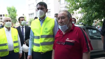 İZMİR - Bakan Kurum, depremzedeler için yapılan konutlarda incelemelerde bulundu