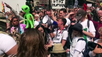 LONDRA - İngiltere’de aşı ve Kovid-19 önlemi karşıtı protesto (1)