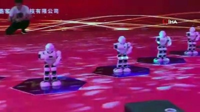 robot -  - Robotların dansı hayran bıraktı Videosu