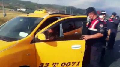 sinir disi -  Taksiyle göçmen kaçakçılığı yapan 2 kişi suçüstü yakalandı Videosu