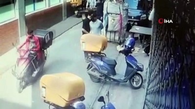ikitelli -  Yaşlı kadını “FETÖ” yalanıyla dolandıran şahsa suçüstü baskını kamerada Videosu