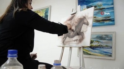 resim atolyesi -  Kendini sanata adadı, evinin garajını resim galerisine çevirdi Videosu