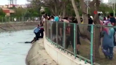 ikiz kardes -  Tarsus'ta kanala düşen ikiz kardeşten 1’i boğuldu Videosu
