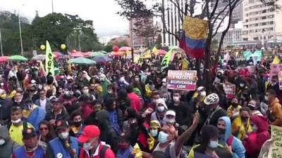 hukumet karsiti - BOGOTA - Kolombiya'da vergi reformu karşıtı protestolarla başlayan gösteriler devam ediyor Videosu