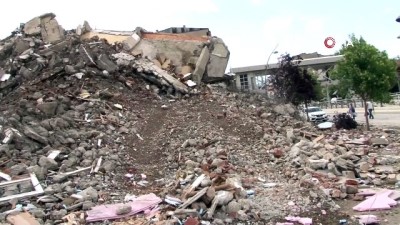 yikim calismalari -  - Elazığ’da ağır hasarlı 8 katlı bina korna sesi ile yıkıldı Videosu