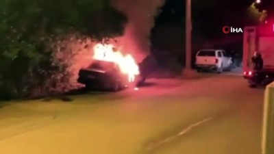 tahkikat -  Park halindeki otomobil alev alev yandı Videosu