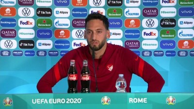 ROMA - Hakan Çalhanoğlu, İtalya maçına ilişkin soruları yanıtladı