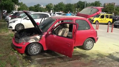 hastane bahcesi -  Sağlık çalışanının hastane bahçesine park ettiği araç yandı Videosu