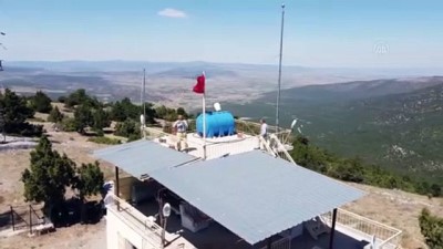 telsiz konusmasi - DENİZLİ - Akdağ tepesinde baba oğul yangına karşı 24 saat nöbet tutuyor Videosu