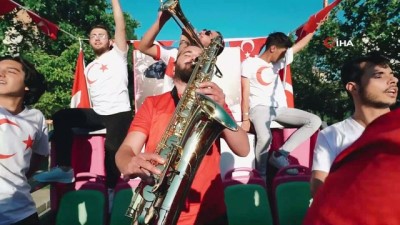 italya -  Halk Bandosu'ndan Milli takıma marşlı destek: 'Bizim çocuklar' Videosu