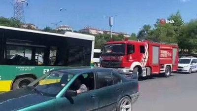 otobus soforu -  İETT otobüs şoförü fenalaştı, kontrolden çıkan araç direğe çarptı Videosu