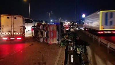 KOCAELİ - Sebze yüklü kamyon kamyonete çarptı: 5 yaralı