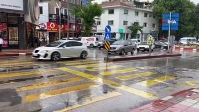 yaya trafigi -  Afyonkarahisar'da sağanak yağış etkili oldu Videosu