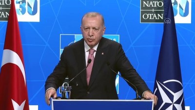 BRÜKSEL - Cumhurbaşkanı Erdoğan: '(Biden ile görüşme) İlişkilerin devamı açısından olumlu. Kendisini ayrıca Türkiye'ye davet ettim, gelebileceğini söyledi'