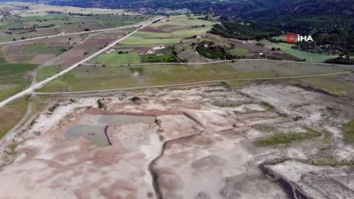 baraj golu -  Çorum’da 11 milyon metreküp rezerve sahip barajda 305 bin metreküp su kaldı Videosu