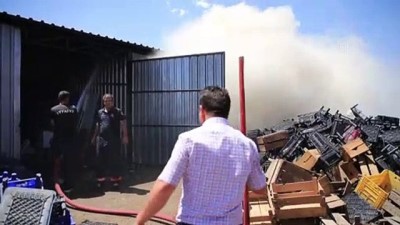 toptanci hali - ELAZIĞ - Toptancı halinde çıkan yangın hasara neden oldu (2) Videosu