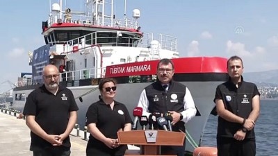 İZMİR - TÜBİTAK Marmara Araştırma Gemisi, İzmir Limanı'nda karşılandı (1)