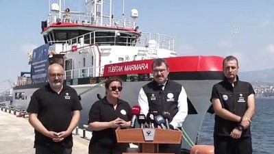 İZMİR - TÜBİTAK Marmara Araştırma Gemisi, İzmir Limanı'nda karşılandı (2)