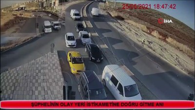 kapkac -  Motosikletli kapkaçcı önce kameralara sonra polise yakalandı Videosu