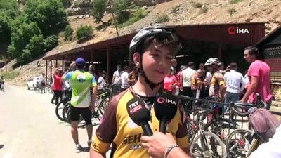 Türkiye'nin dört bir tarafından Şırnak'a gelen sporcular, huzurun sağlandığı dağlarda bisiklet sürdü