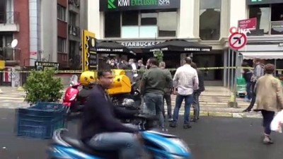 saglik ekibi -  Bakırköy'de bir kafede şüpheli şahıs ile polis arasında arbede yaşandı Videosu