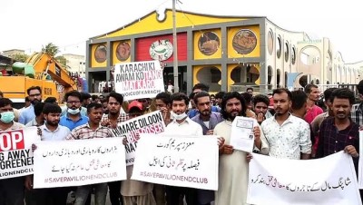 arbede - Karaçi'de kaçak yapıların yıkılmaması için direnenler polisle çatıştı Videosu