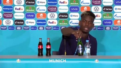 alkollu icecek - EURO 2020'de yıldız futbolculardan sağlığa zararlı içeceklere tepki Videosu