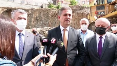 istinat duvari -  Mamak Belediye Başkanı Köse, temeli çöken ve otoparkı hasar gören binada incelemelerde bulundu Videosu