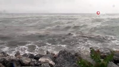 deniz ulasimi -  Marmara'da lodos, müsilajı kıyıya itti Videosu