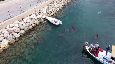 sualti kamera - MUĞLA - Bodrum'da dalgıçların yaptığı deniz dibi temizliğinde yarım tona yakın atık toplandı Videosu