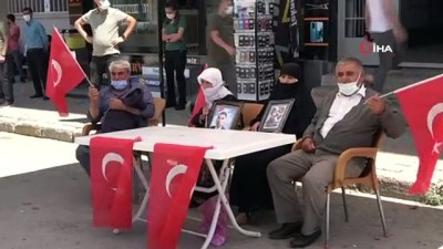 kacirilma -  Muşlu annelerin HDP önündeki eylemi sürüyor Videosu
