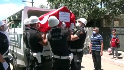 OSMANİYE - Hatay'da otomobilin KGYS direğine çarpması sonucu ölen polisin cenazesi toprağa verildi