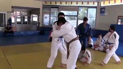 ŞANLIURFA - Pazarda çalışırken tanıştığı judo, hayatını değiştirdi