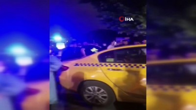 taksi soforu -  Ticari taksi ile motosiklet çarpıştı, kaza yapan kardeşini gören ağabeyin feryatları yürekleri dağladı Videosu