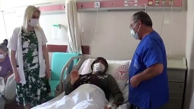 hamile kadin - AMASYA - Karın ağrısı şikayetiyle gittiği hastanede karnından 6 kilo 400 gram kitle çıkarıldı Videosu