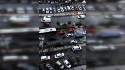 asker konvoyu -  Yolu trafiğe kapatıp asker eğlencesi yapan magandalar kamerada Videosu