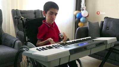 seruven -  17 yaşındaki SMA hastası Umut, hayata müzik ile tutunuyor Videosu