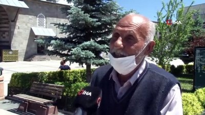  Erzurum’da kavurucu sıcaklar...Vatandaşlar gölgeye kaçtı, çocuklar süs havuzunda serinledi