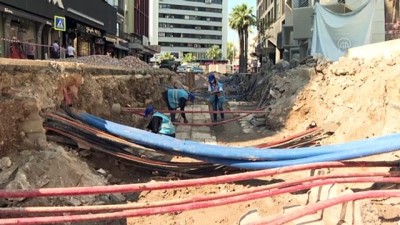 yagmur suyu - İZMİR - Altyapı çalışmaları sırasında Osmanlı dönemine ait bedesten bulundu Videosu