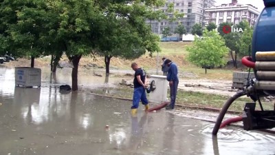  Sultangazi’de su tahliyesi devam ediyor