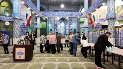 TAHRAN - İran'da halk cumhurbaşkanlığı seçimleri için sandık başında