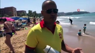 bogulma vakasi -   Ünlü plajda panik anları kamerada... Bir saat içinde boğulma tehlikesi geçiren 3 kişi kurtarıldı Videosu
