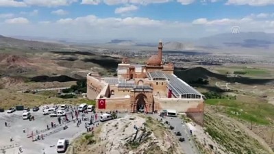 ceyrek altin - AĞRI - Türkiye Dağ Koşusu Şampiyonası'nda dereceye giren sporcular madalyalarını aldı Videosu